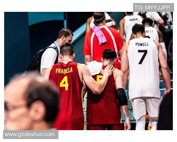 加拿大男篮与德国男篮激战正酣谁能在国际赛场上笑到最后