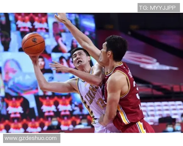 孙铭徽：从青涩新星到国家队核心的成长之路与篮球梦想